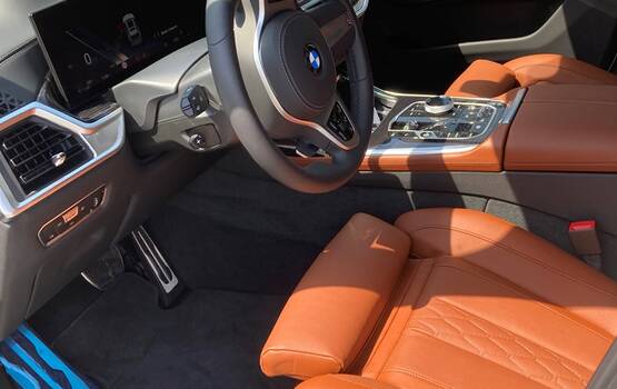 BMW X7 m40 new rental in Dubai - CarHire24